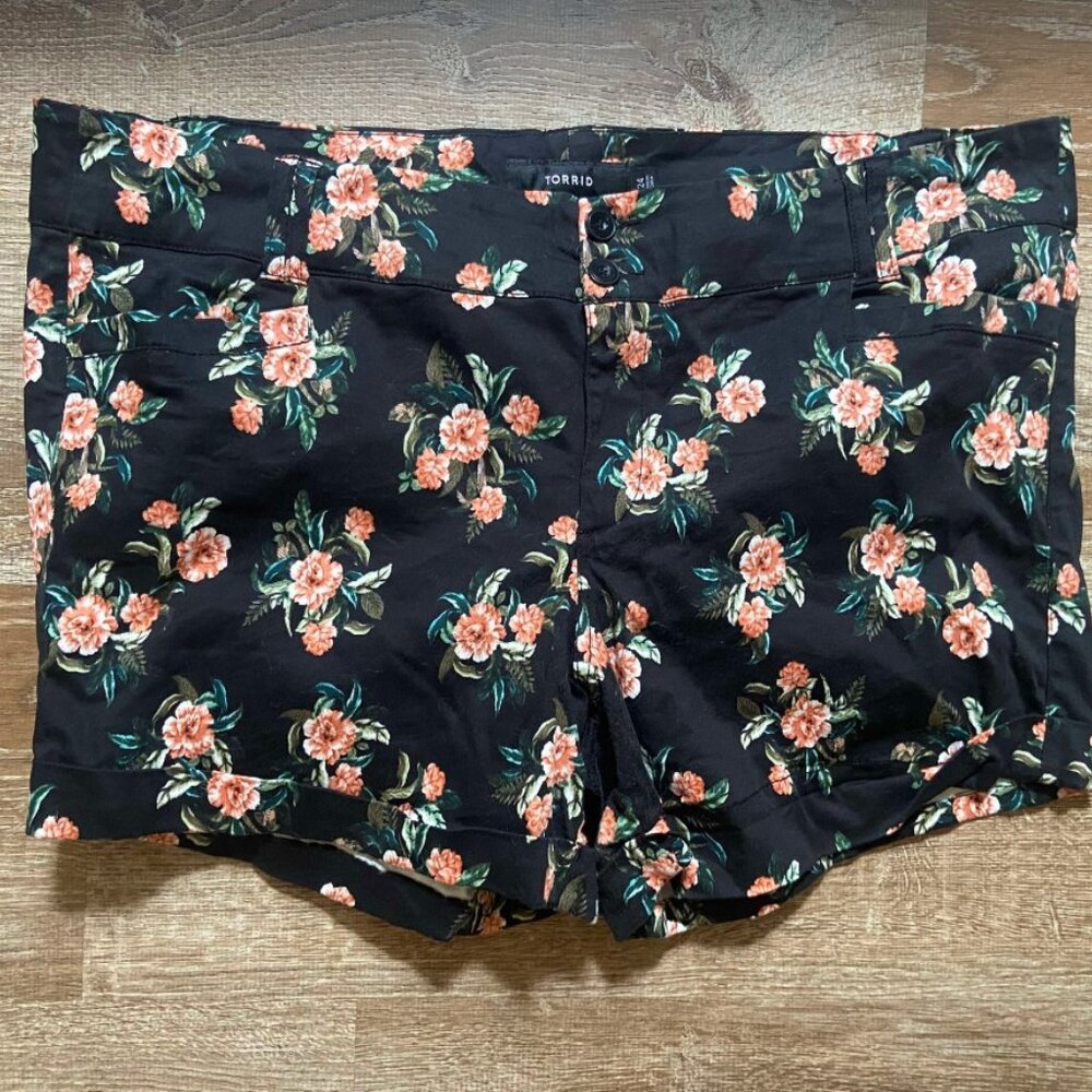 Torrid size 24 Black floral Denim Shorts